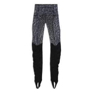 Lululemon pre owned Black Stripe Wunder Under Stirrup Pant size 6